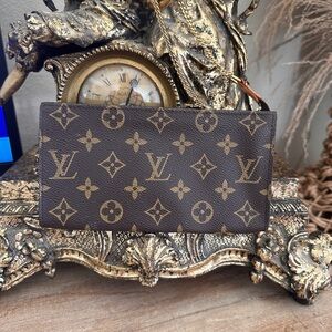 Louis Vuitton LV Accessory pouch Bucket pouch Brown Monogram